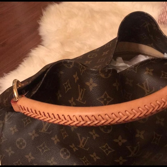 Authentic Louis Vuitton Artsy GM - Picture 5 of 8